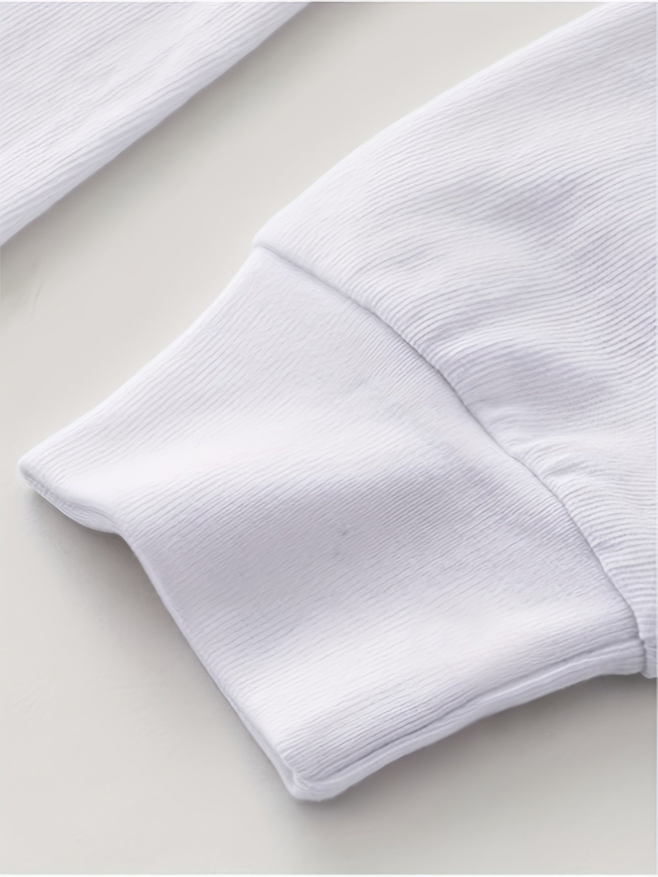 Long Sleeve Men's Crewneck T-shirt - Comfortable Fabric with Bright Graphic Print Design, Classic Fashion Thule Casual