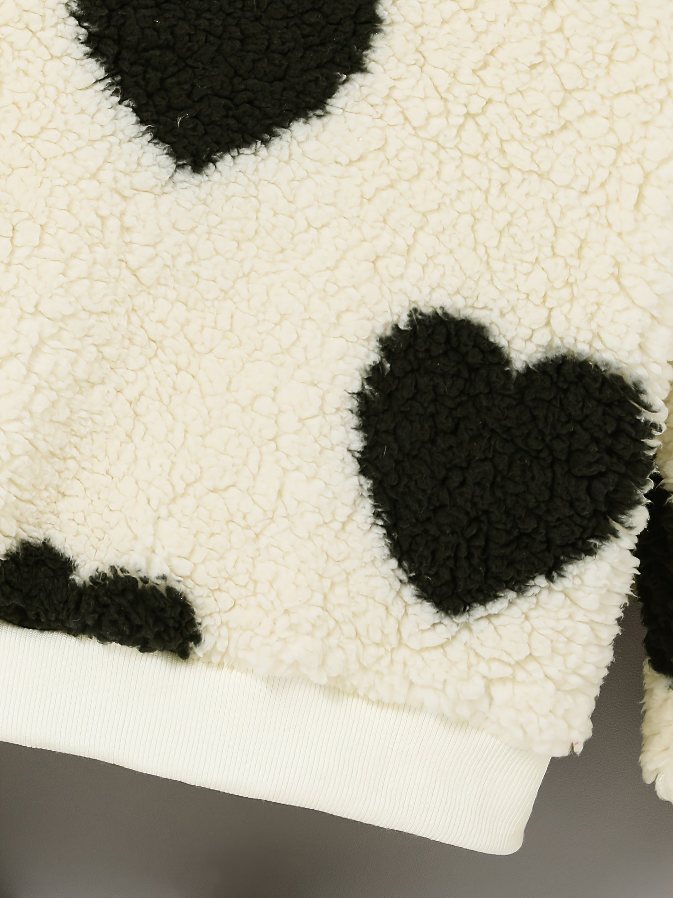 Elegant Crew Neck Fleece Sweatshirt with Heart Pattern, Polyester Knit Fabric with Slight Stretch, Geometric-Pattern Cozy Pullover