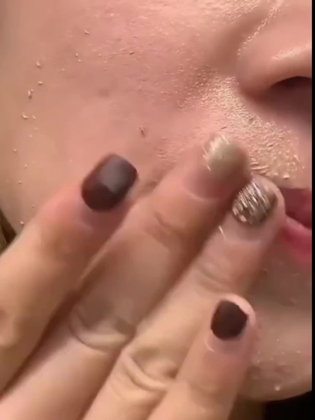 Deep Cleansing Exfoliating Gel - 200ml, with Mandelic Acid - Aloe & Rose Extract, Long-Lasting Moisture Cleanses Pores Exfoliating Gel for Both Face And Body Suitable for Daily Use