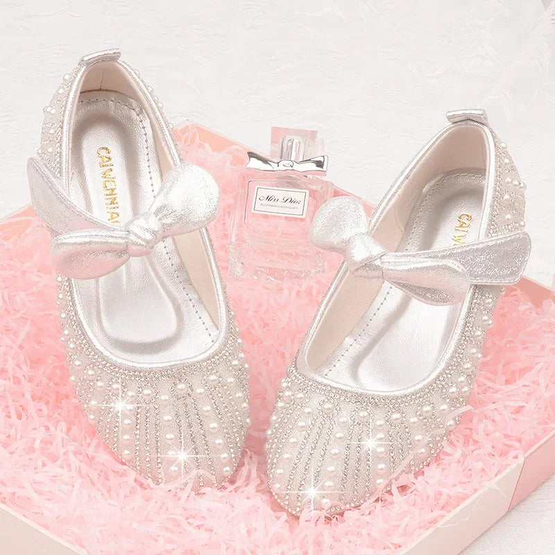 Flower Girls' White Wedding Shoes – Elegant Pointed Toe Princess Dress Shoes with Pearls & Shine