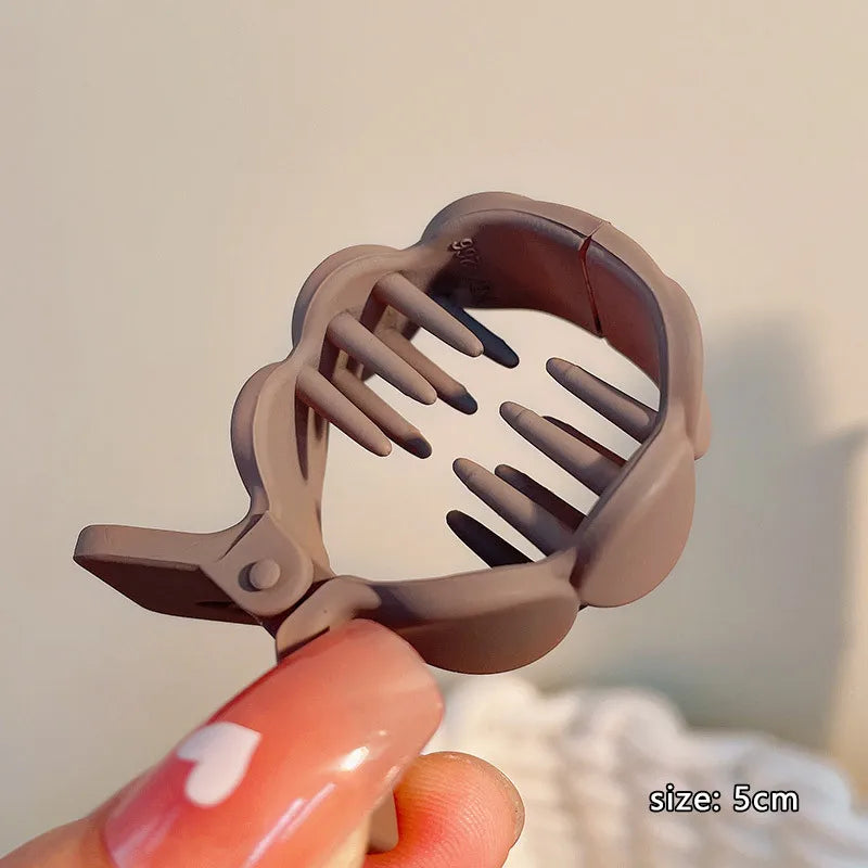 Matte Round Shark Hair Clip – Retro High Ponytail Grip Clamp for Women (All-Match) — view 14 of women's clothing