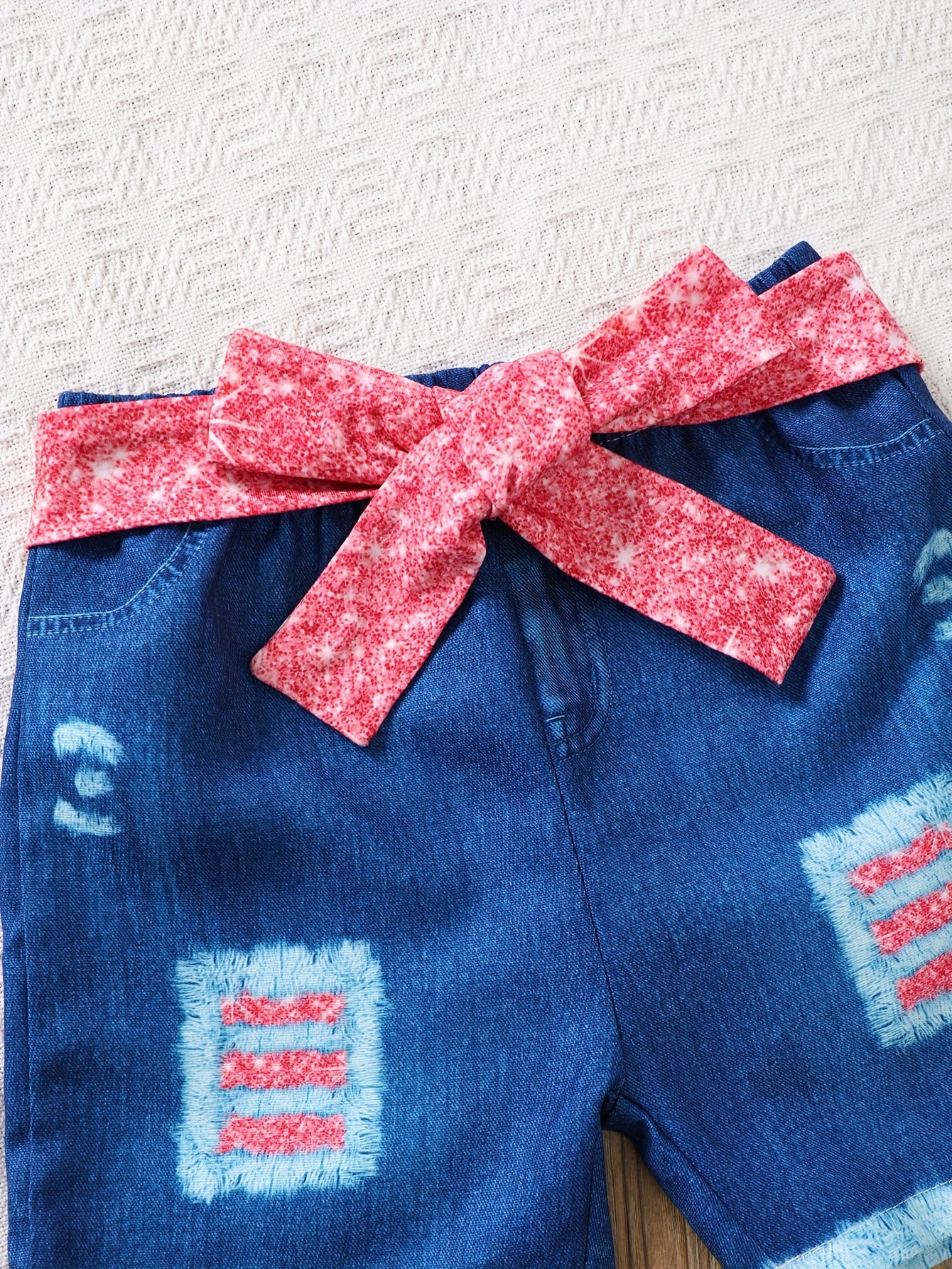 Baby's Stylish Y2K Girl Print 2pcs Summer Outfit, T-shirt & Belted Faux Denim Pattern Shorts Set, Toddler & Infant Girl's Clothes For Daily/Holiday/Party, Outdoor Cloth