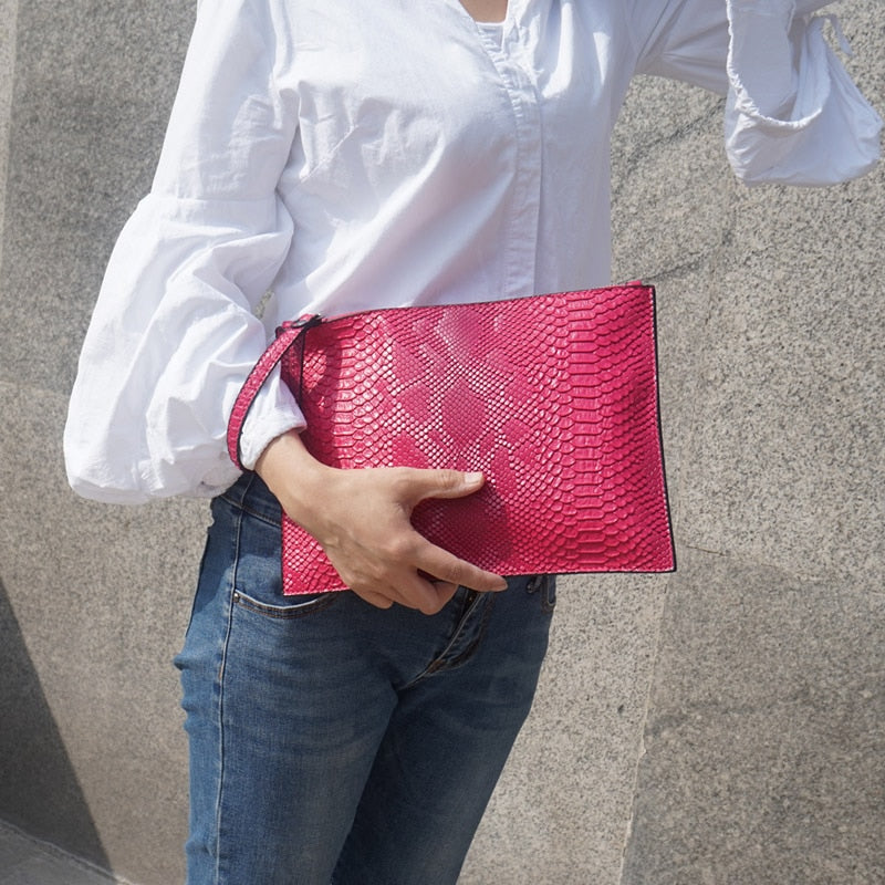 NIGEDU Fashion 3D Python pattern Women Clutch Bag Brand Design Party Envelope