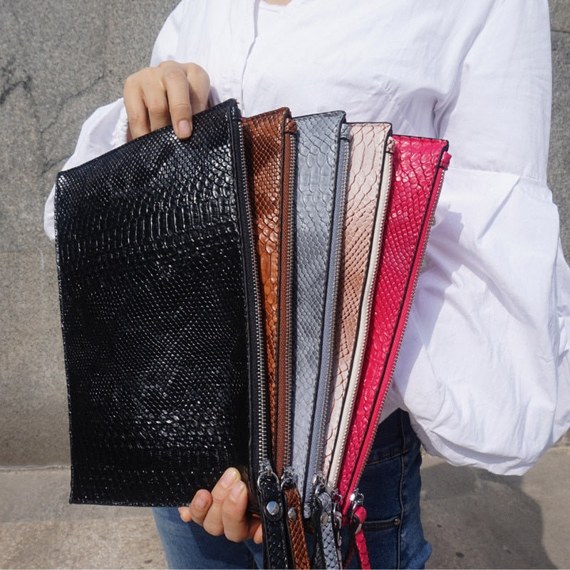 NIGEDU Fashion 3D Python pattern Women Clutch Bag Brand Design Party Envelope