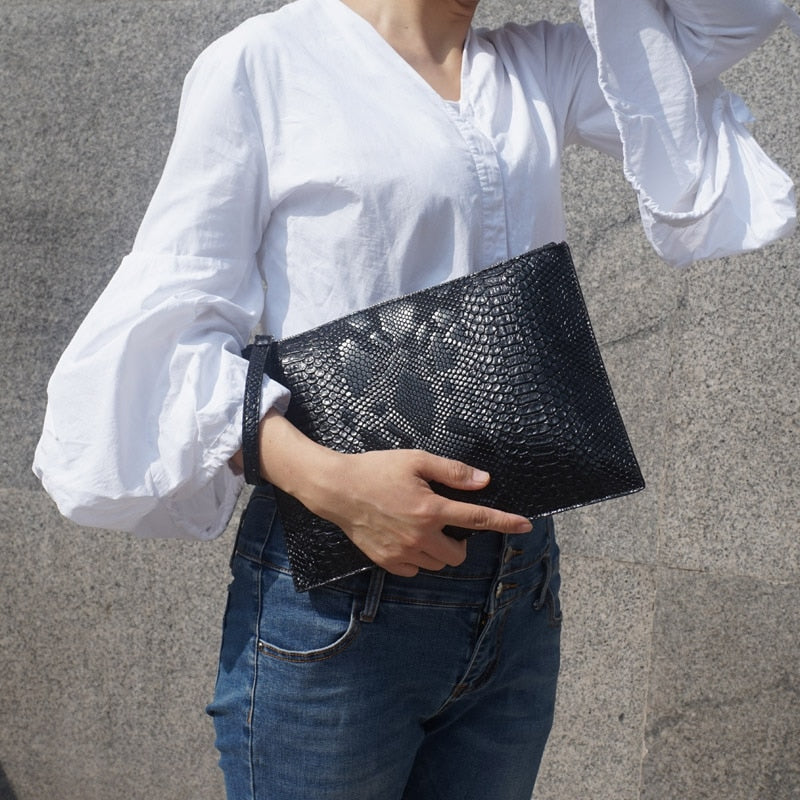 NIGEDU Fashion 3D Python pattern Women Clutch Bag Brand Design Party Envelope