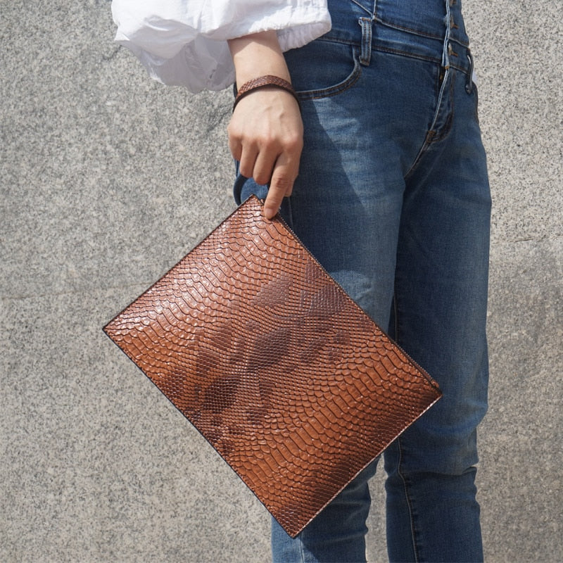 NIGEDU Fashion 3D Python pattern Women Clutch Bag Brand Design Party Envelope