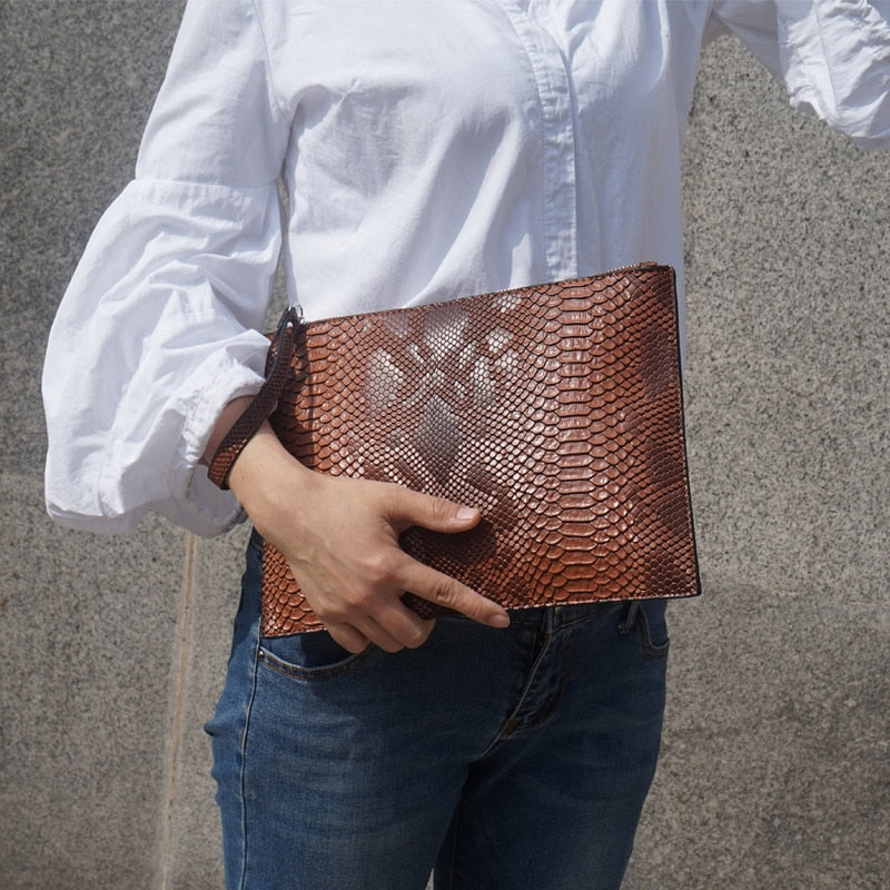 NIGEDU Fashion 3D Python pattern Women Clutch Bag Brand Design Party Envelope