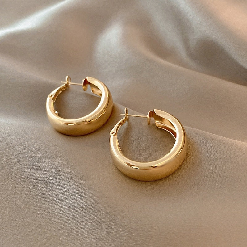 Fashion golden metal hoop earrings vintage ladies high-end irregular geometric round earrings jewelry