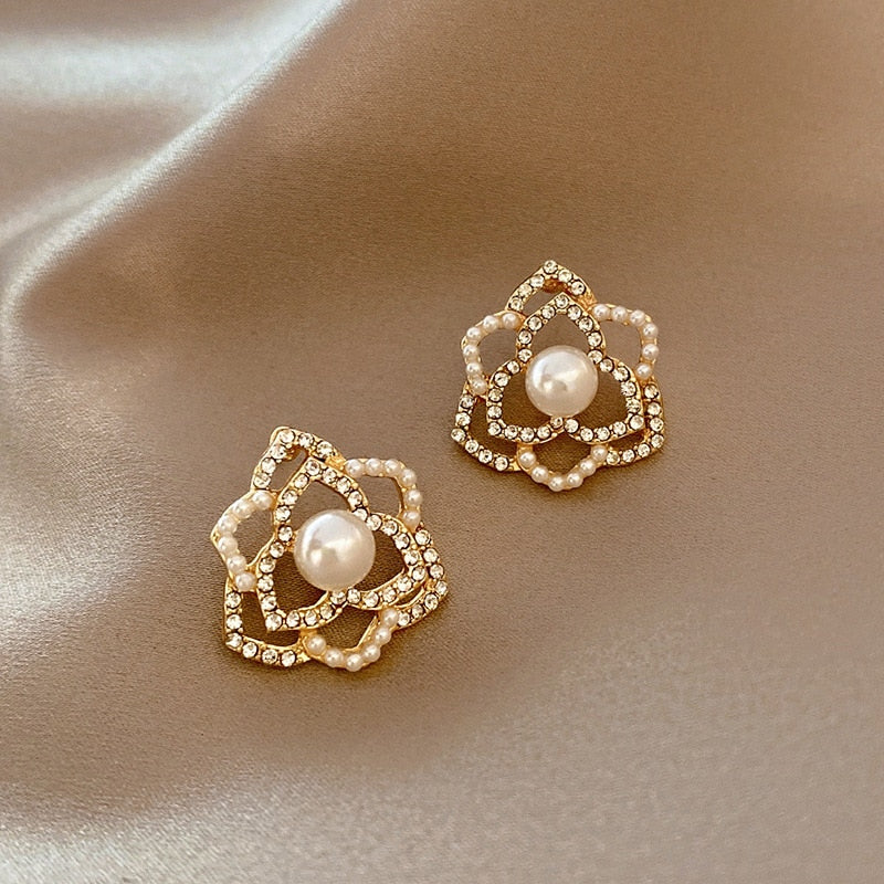Fashion golden metal hoop earrings vintage ladies high-end irregular geometric round earrings jewelry