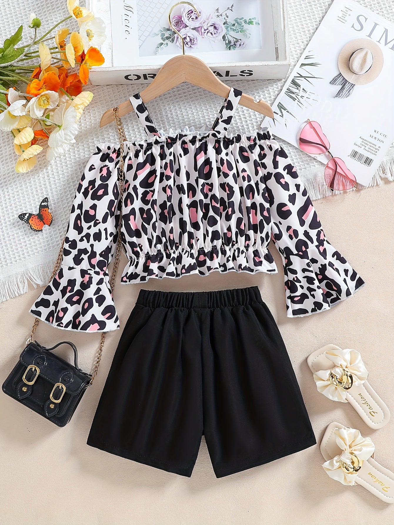 Little girl's fashion 2-piece set Leopard-print suspender word collar ruffled long-sleeved shirt+black double-breasted shorts