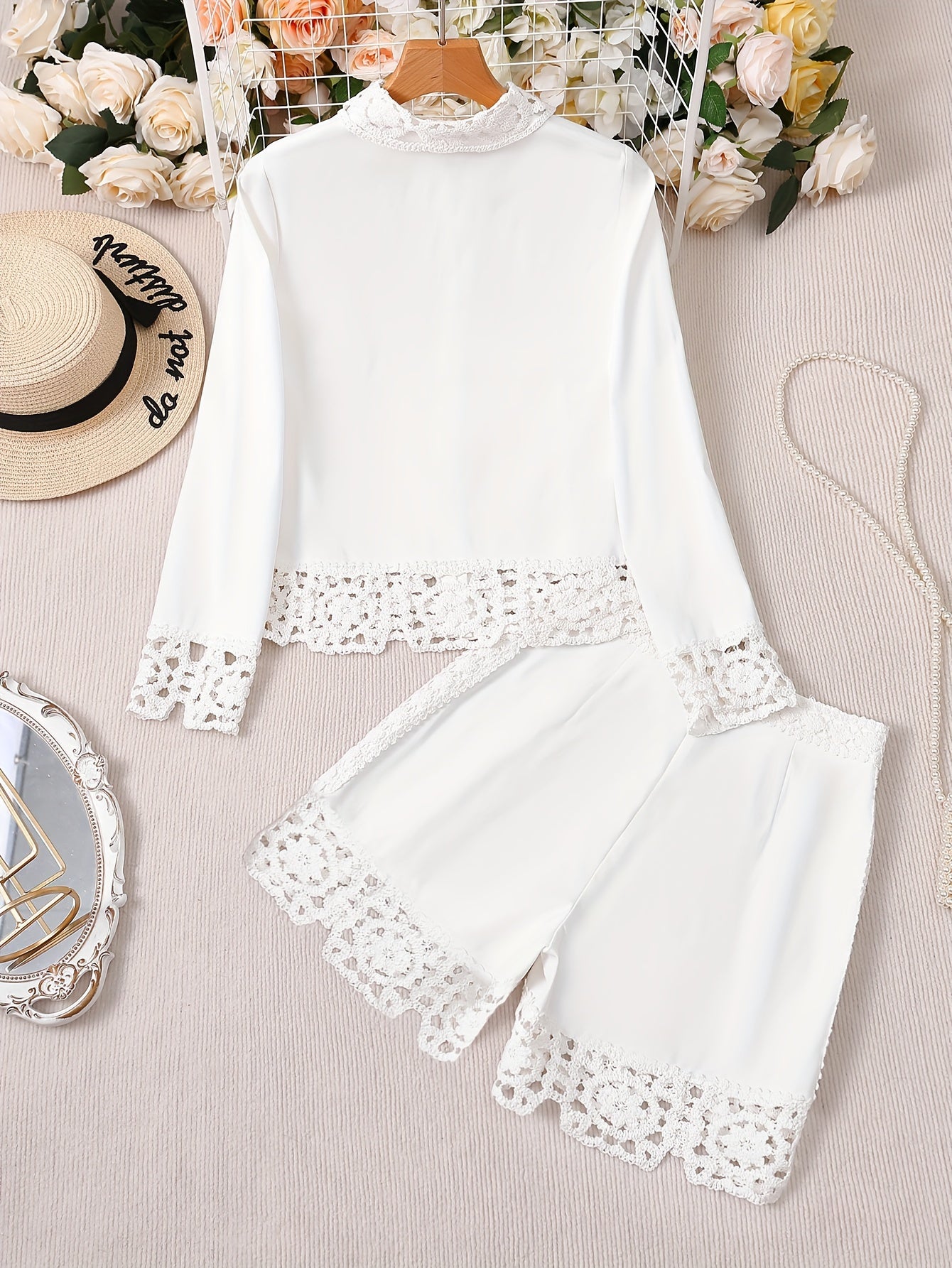 Elegant Lace-Trimmed Women's Two-Piece Set: Long Sleeve Top & Shorts - Chic Solid Color, Machine Washable