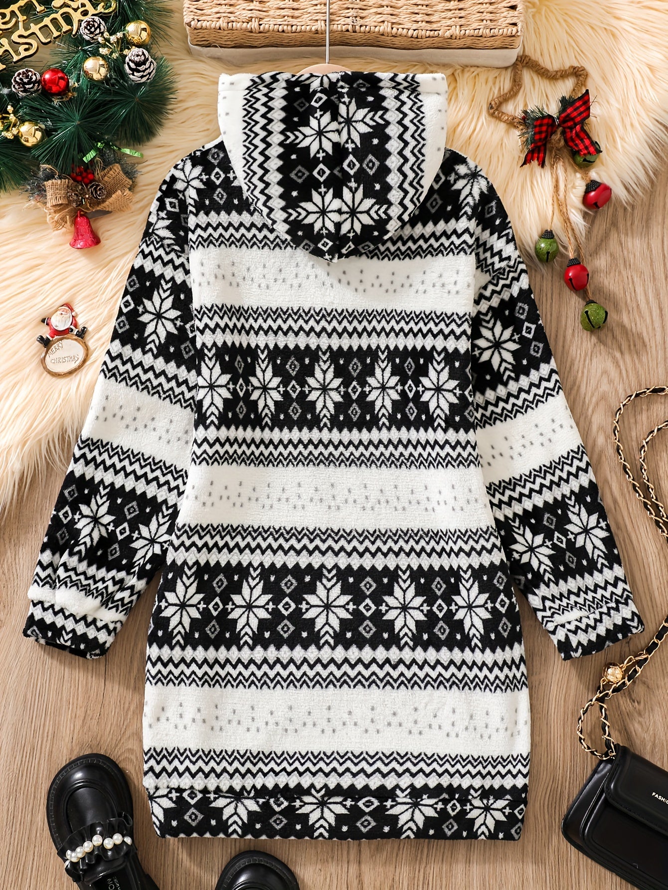 Long Fleece Girls Vintage Snowflake Striped Pattern Hooded Sweatshirt for Christmas Fall and Winter