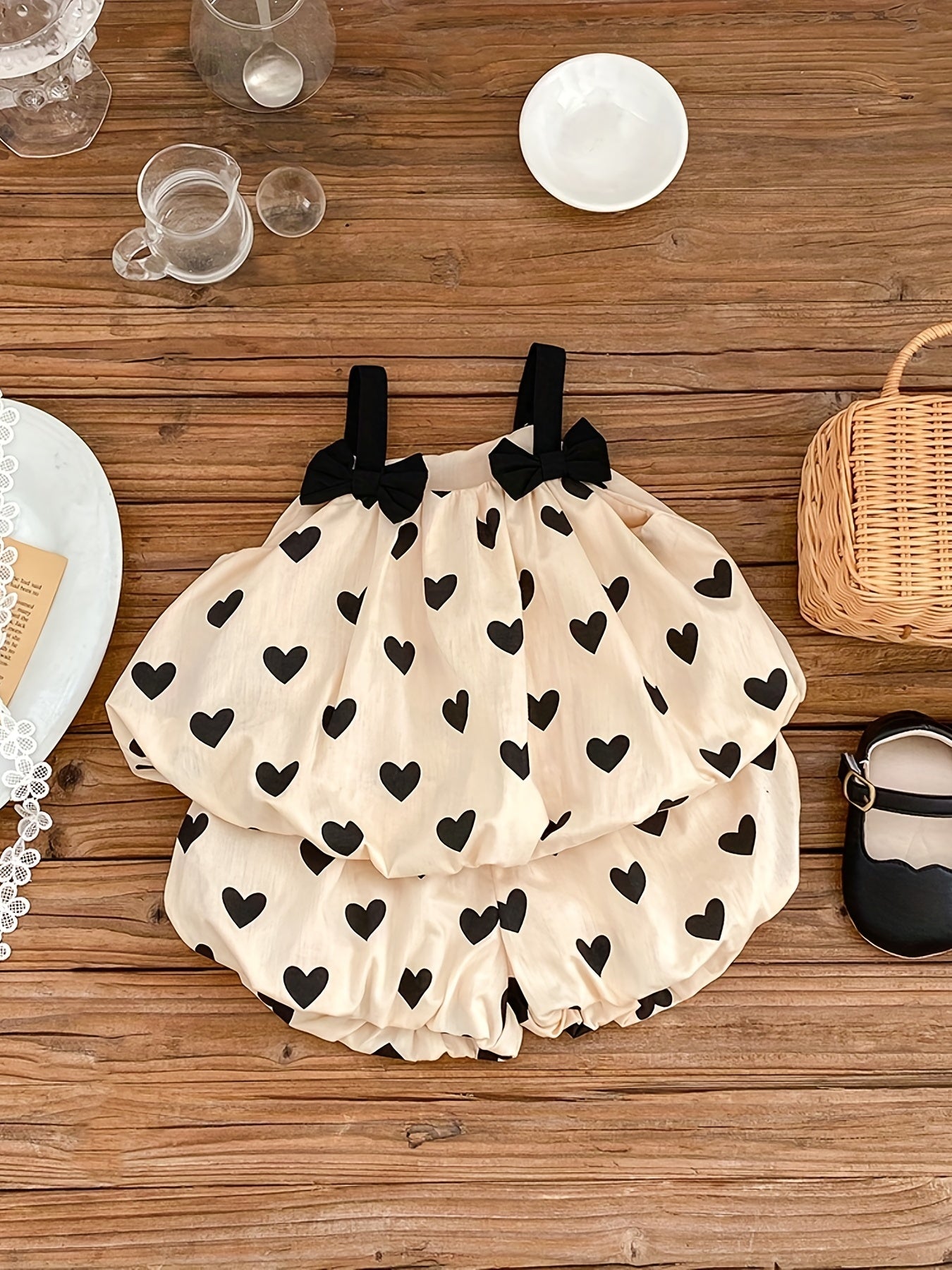 Baby Cotton Sleeveless Bowknot Decor Cami Top+Apricot Love Print Shorts 2pcs Set