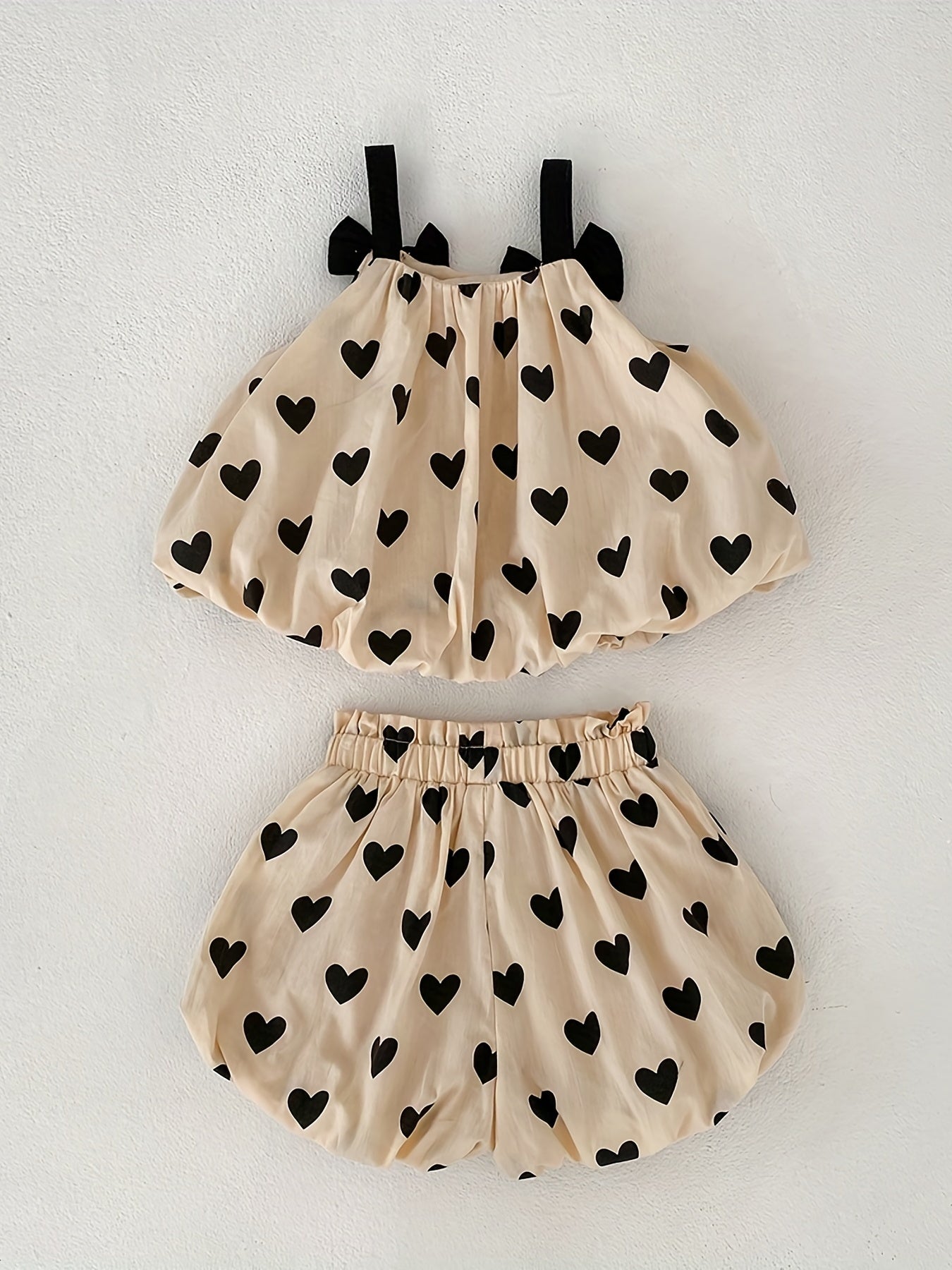 Baby Cotton Sleeveless Bowknot Decor Cami Top+Apricot Love Print Shorts 2pcs Set