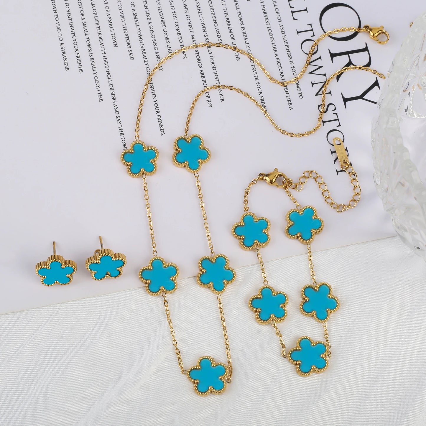 3-Piece 18K Gold-Plated Five-Leaf Flower Jewelry Set Necklace Earrings & Bracelet Clover Pendant Set