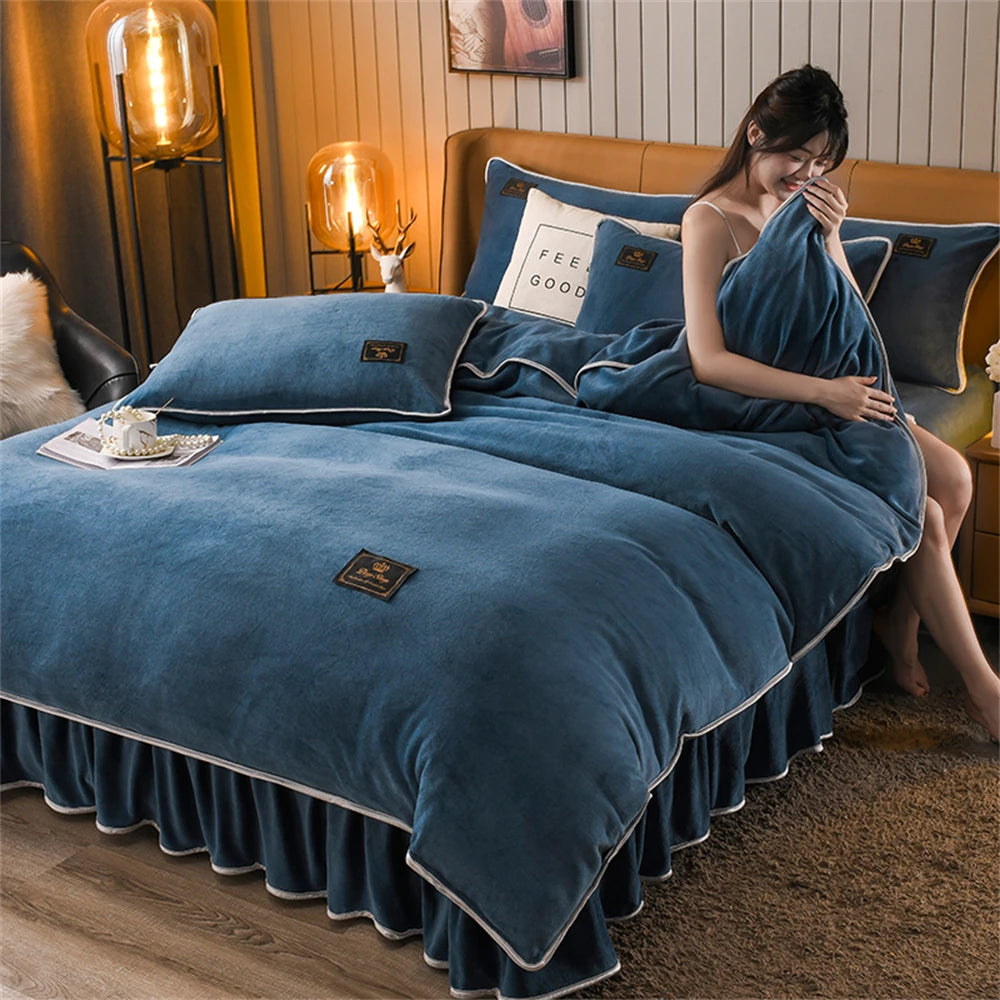 Luxury Milk Velvet Ultra-thick Warm Bedding Set for Winter Warmth Skin-friendly Duvet Cover Set King Anti-static Quilt Cover Set