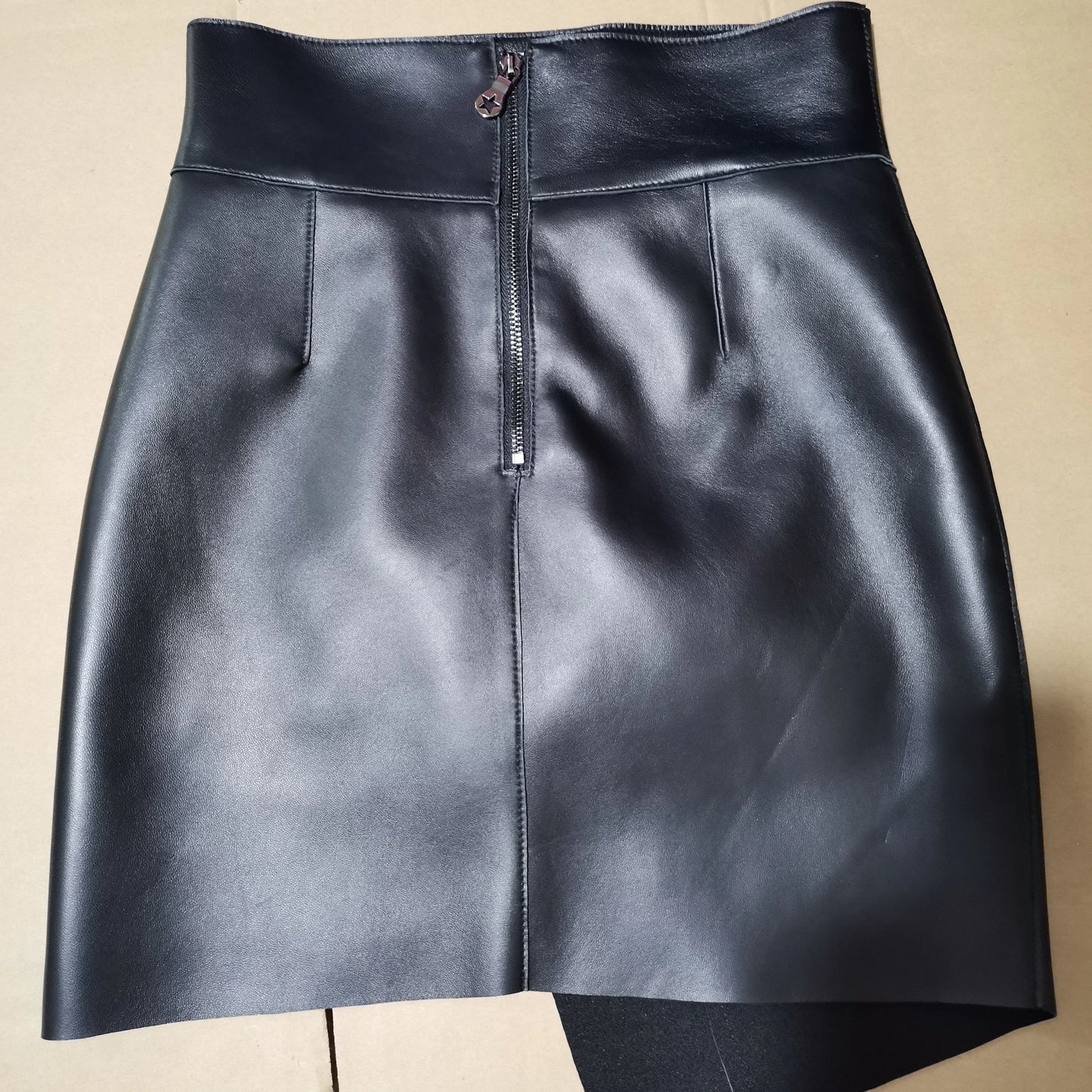 2023 Latest Real Sheep Skin Leather Tight Slim Women Zipper Sexy Black Irregularity  Leather Mini Skirt