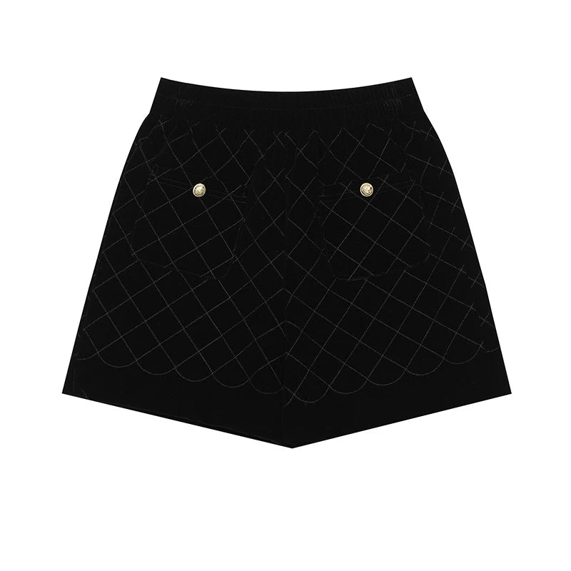 ELFSACK 2024 Winter New Arrivals black diamond-shaped imitation velvet shorts for women, high waist, A-line versatile commuting