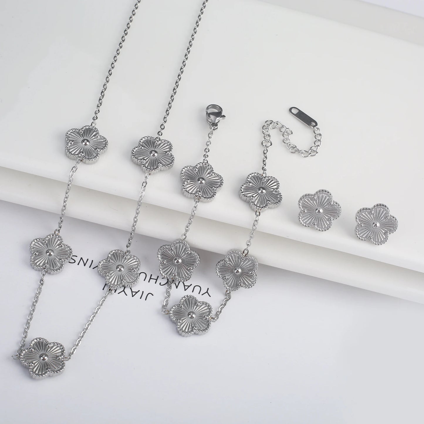 3-Piece 18K Gold-Plated Five-Leaf Flower Jewelry Set Necklace Earrings & Bracelet Clover Pendant Set — view 20 of jewelry sets