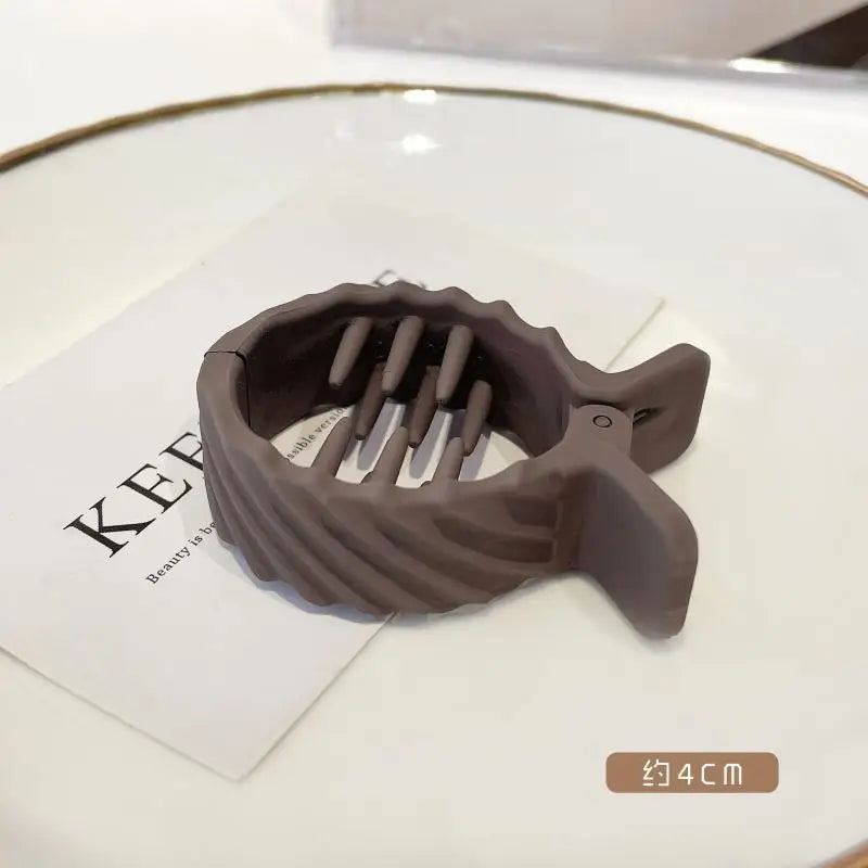 Matte Round Shark Hair Clip – Retro High Ponytail Grip Clamp for Women (All-Match) — view 11 of women's clothing