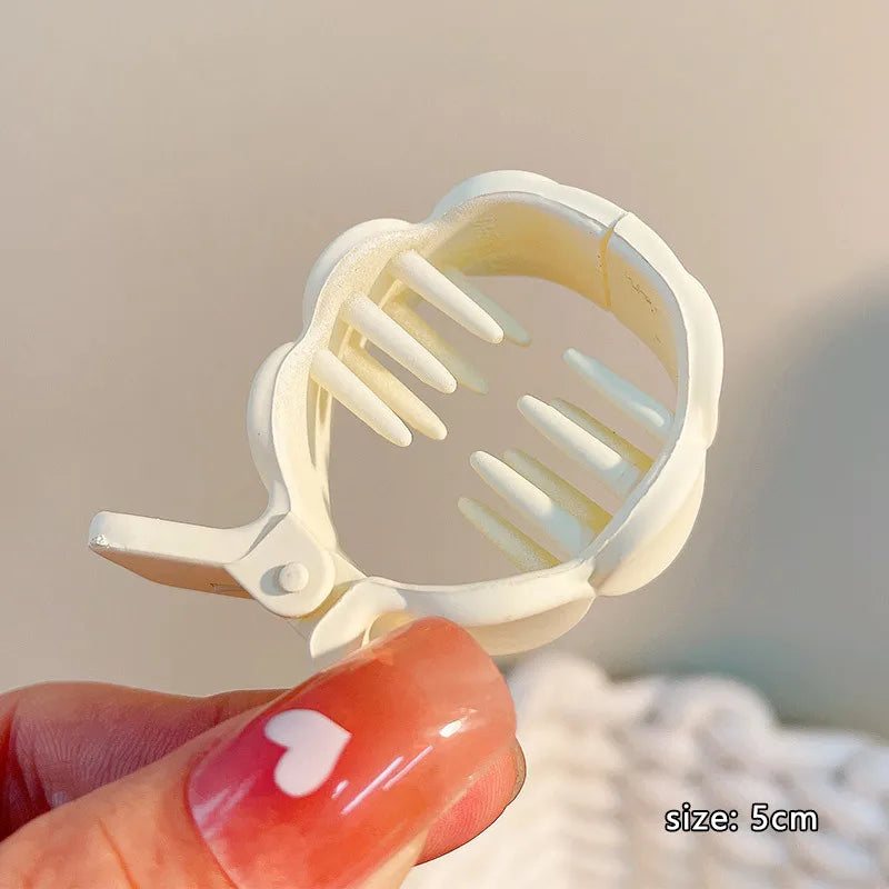Matte Round Shark Hair Clip – Retro High Ponytail Grip Clamp for Women (All-Match) — view 12 of women's clothing