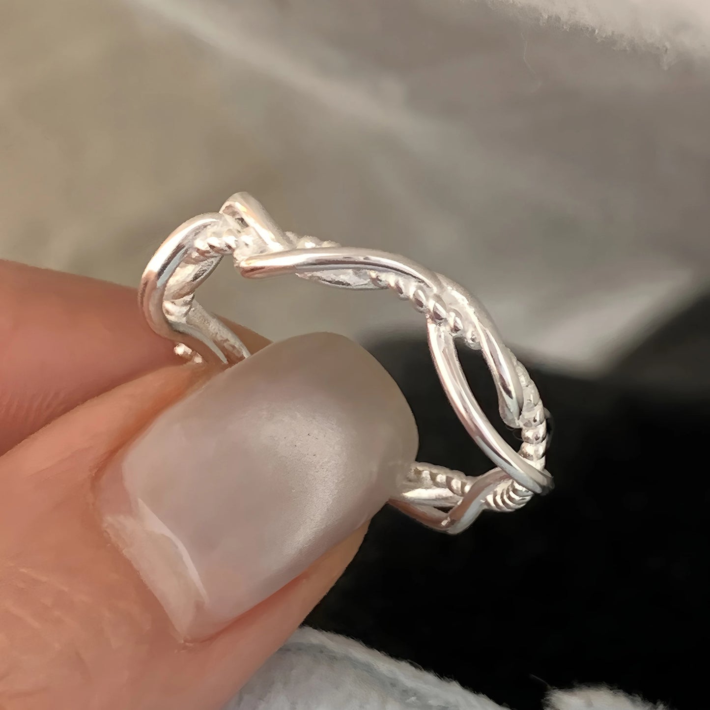 VENTFILLE Women's 925 Sterling Silver Flower Ring — Hollow Retro Fine Jewelry Gift