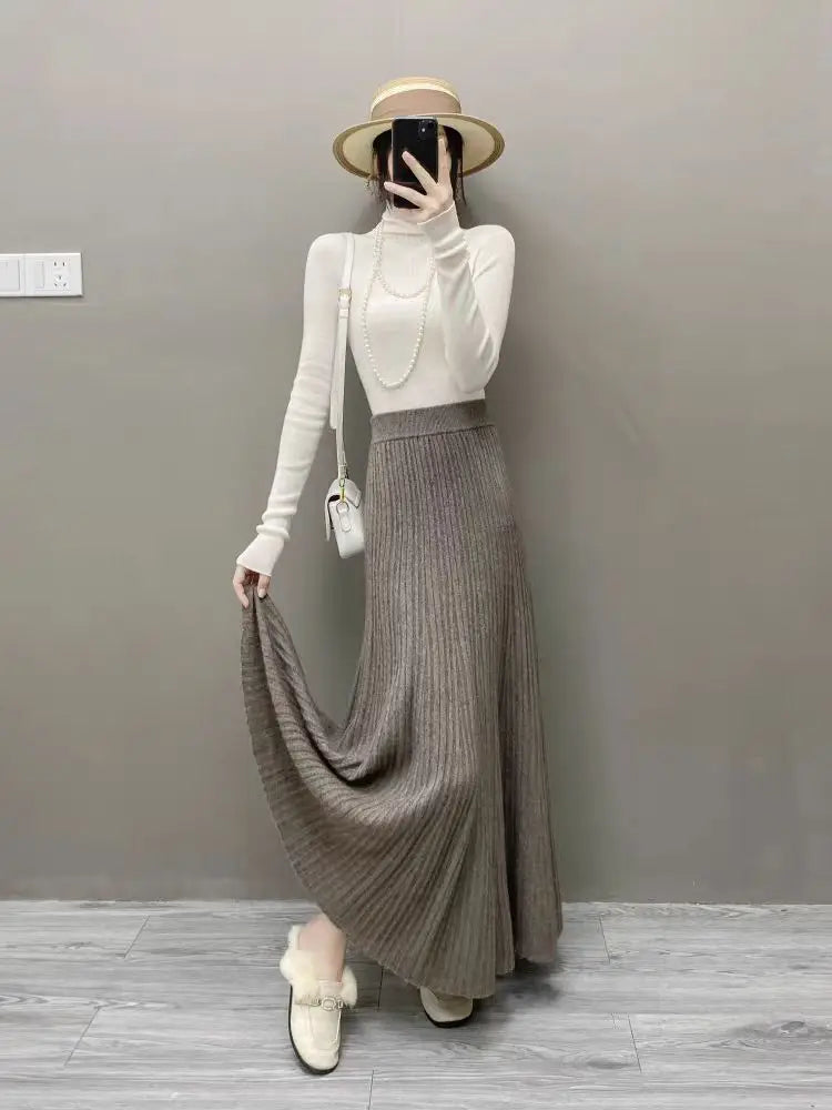 Women's medium and long-length cashmere half skirt, high-waisted, autumn and winter pleated skirt, warm A-line knitted skirt.