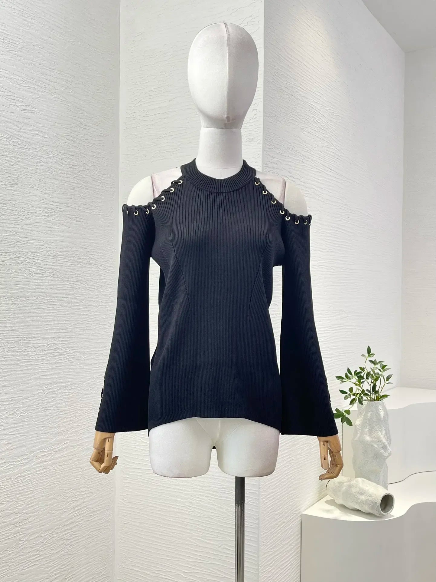 Black Cut Out Knit Elegant High Quality New Design 2024 Autumn Winter Long Flare Sleeve White Women All-matching Blouse Tops