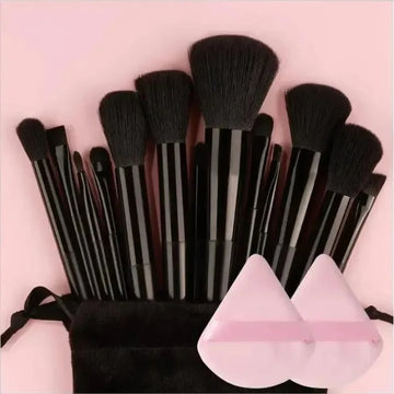 Professional soft fluffy makeup brush set for foundation powder and blush