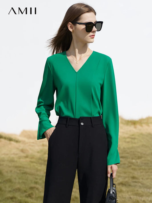 AMII Minimalism Women’s V-Neck Blouse – Petite Niche Loose Fit Commuter Top for Spring 2025