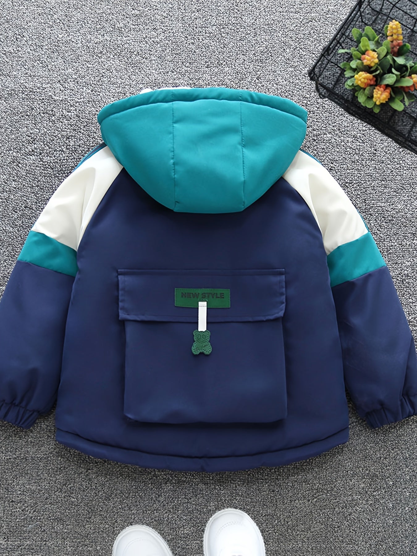 Stylish Kids' Color Block Hooded Jacket - Fleece Lined, Long Sleeve, Zip-Up, Bag-Shaped Pockets