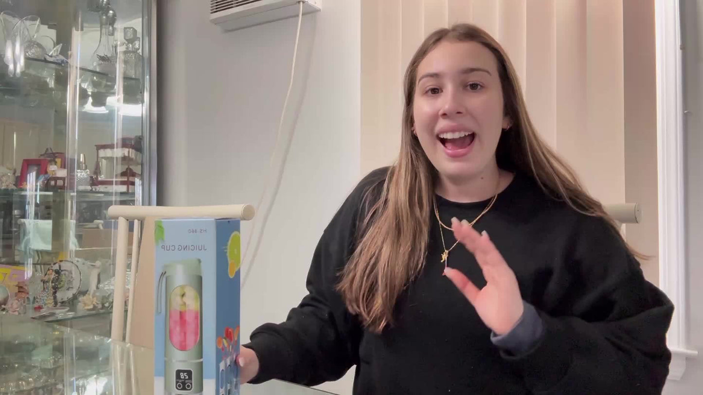 Portable USB Rechargeable Juicer – Handheld Smoothie Blender with LED Display & Ice Crush