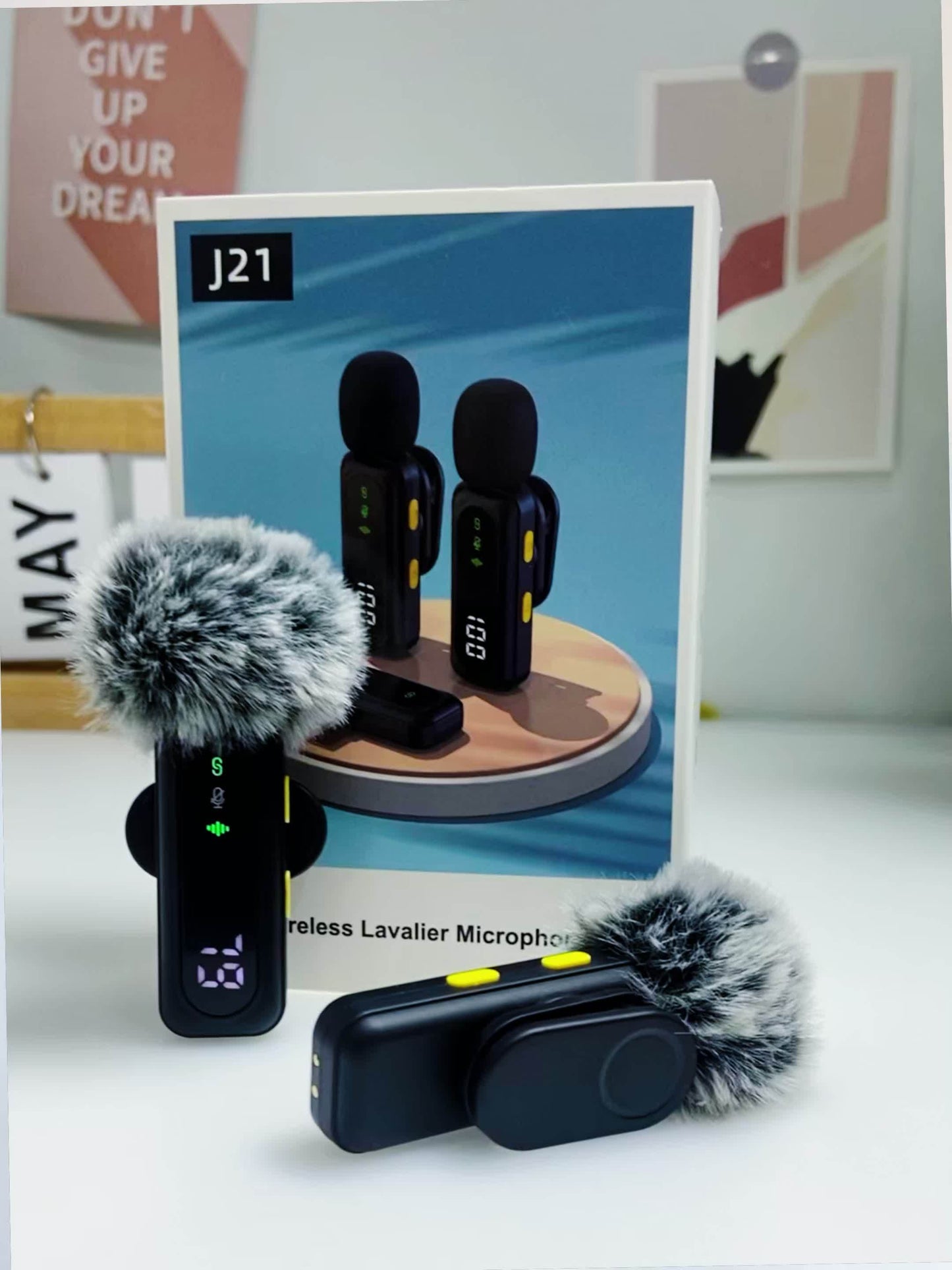 Professional Wireless Lavalier Microphone with Digital Battery Display, Feather Windshield, 360° Omnidirectional, USB-C Connector, 100ft Range, 2.4G Wireless Function, DSP Chip Professional Noise Reduction, Rotatable Magneti