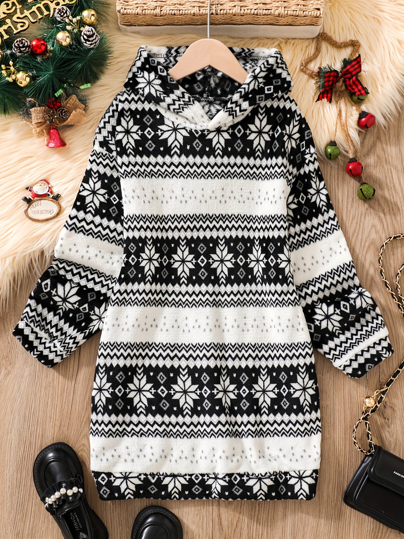 Long Fleece Girls Vintage Snowflake Striped Pattern Hooded Sweatshirt for Christmas Fall and Winter