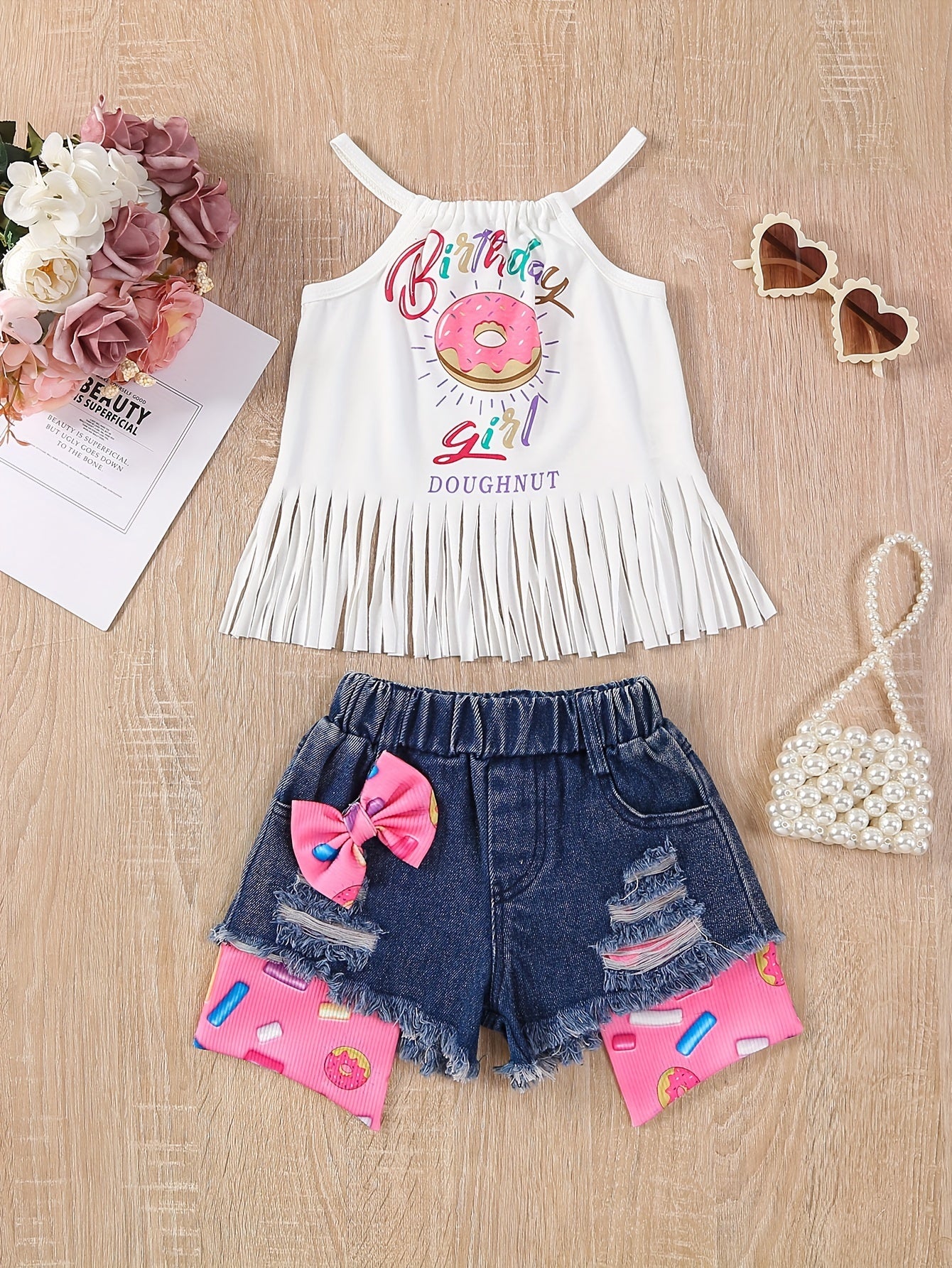 2pcs Girls’ Donut Graphic Summer Outfit – Tassel Hem Cami Top & Ripped Denim Shorts