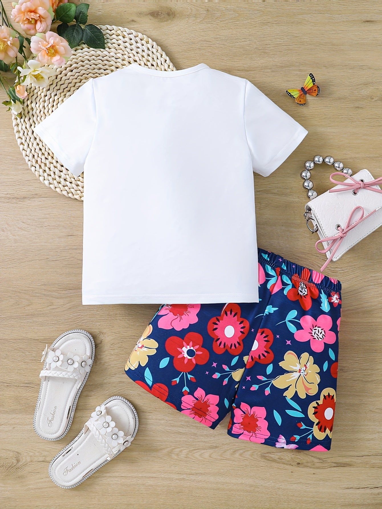 2pcs Girls Short Sleeve Giraffe And Flower Print T-shirt & Floral Shorts