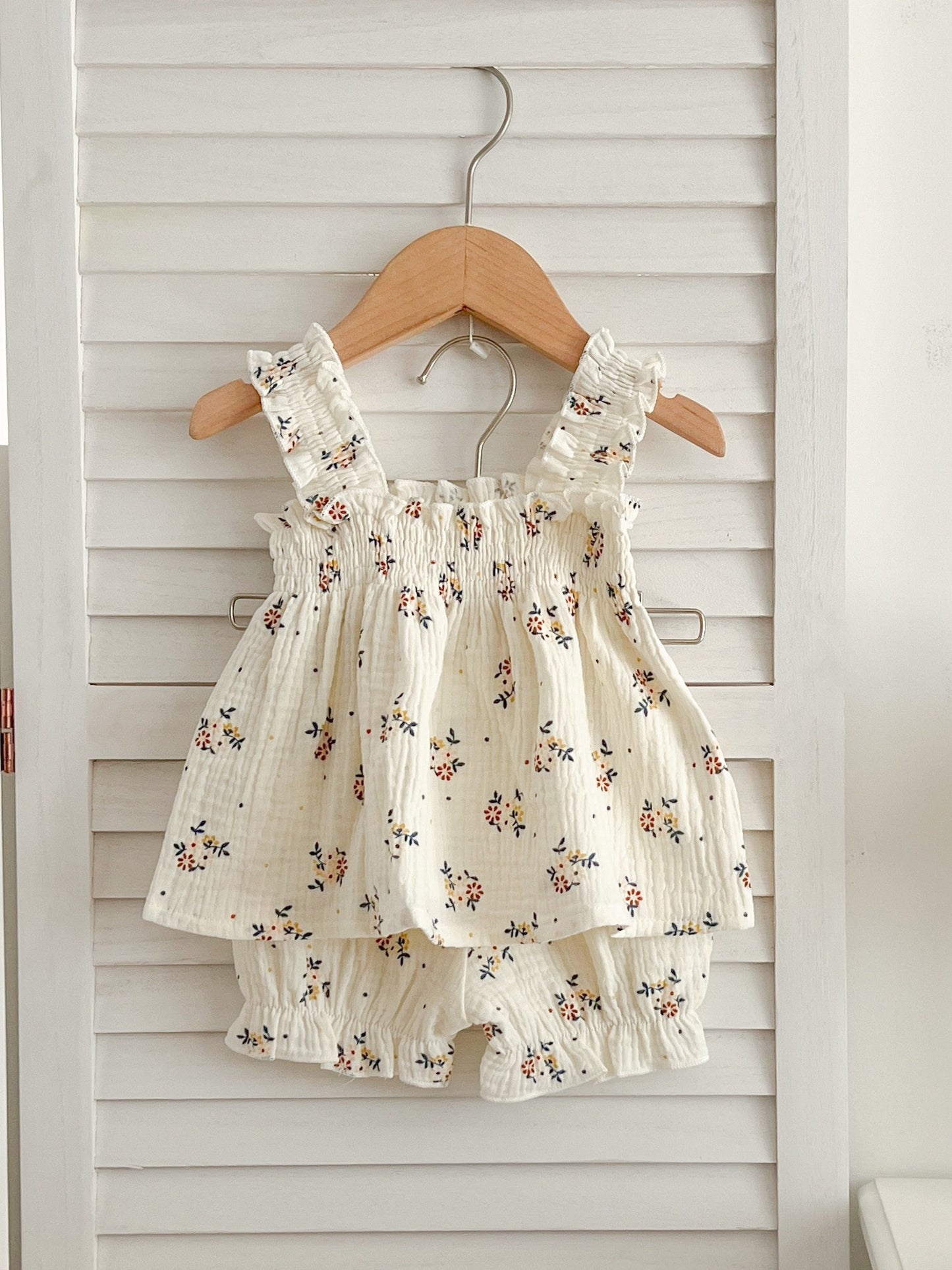 Baby's Floral Pattern 2pcs Comfy 100% Cotton Muslin Outfit, Shirred Sleeveless Top & Shorts Set, Toddler & Infant Girl's Clothes For Daily/Holiday/Party/Outdoor