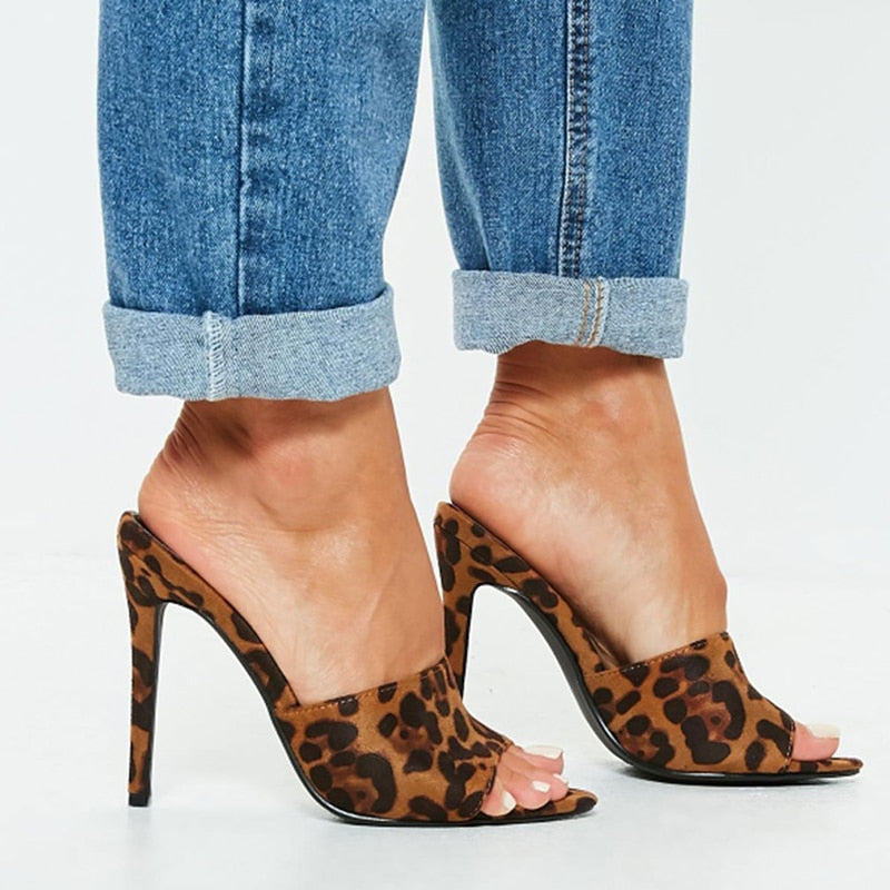 Style d'été pour femmes léopard talons hauts Mules bout pointu Sexy