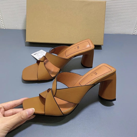 Nouvelles chaussures pour femmes marron sandales en cuir de vache à talons épais